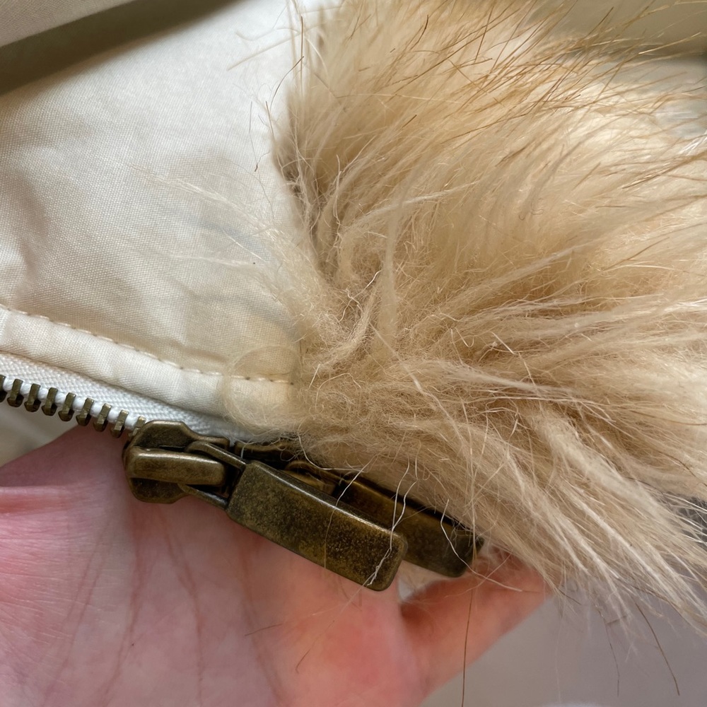 SOLD❤️ Express Size 8 Beige Puffer Fur Coat - Picture 8 of 13